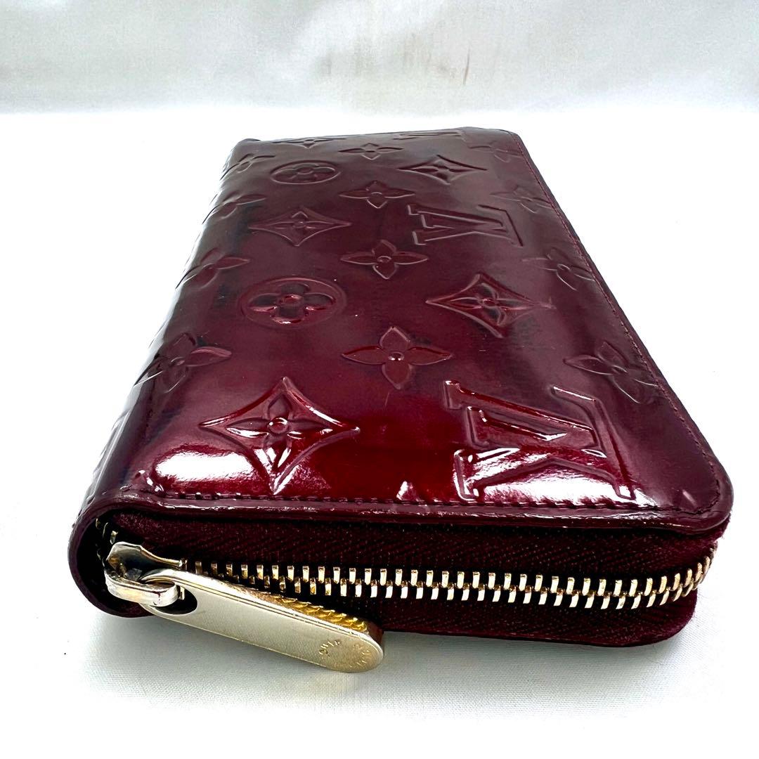 ルイヴィトン ヴェルニ ワイン ジッピーウォレット M93522