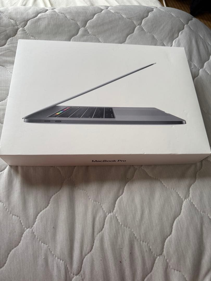 MacBook本体 MacBook Pro 2019 2.6GHz i7 16GB 256GB