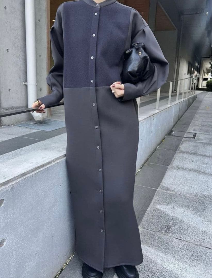 RIM.ARK 長袖ロングワンピース　スタンドカラー チャコールグレーバイカラー