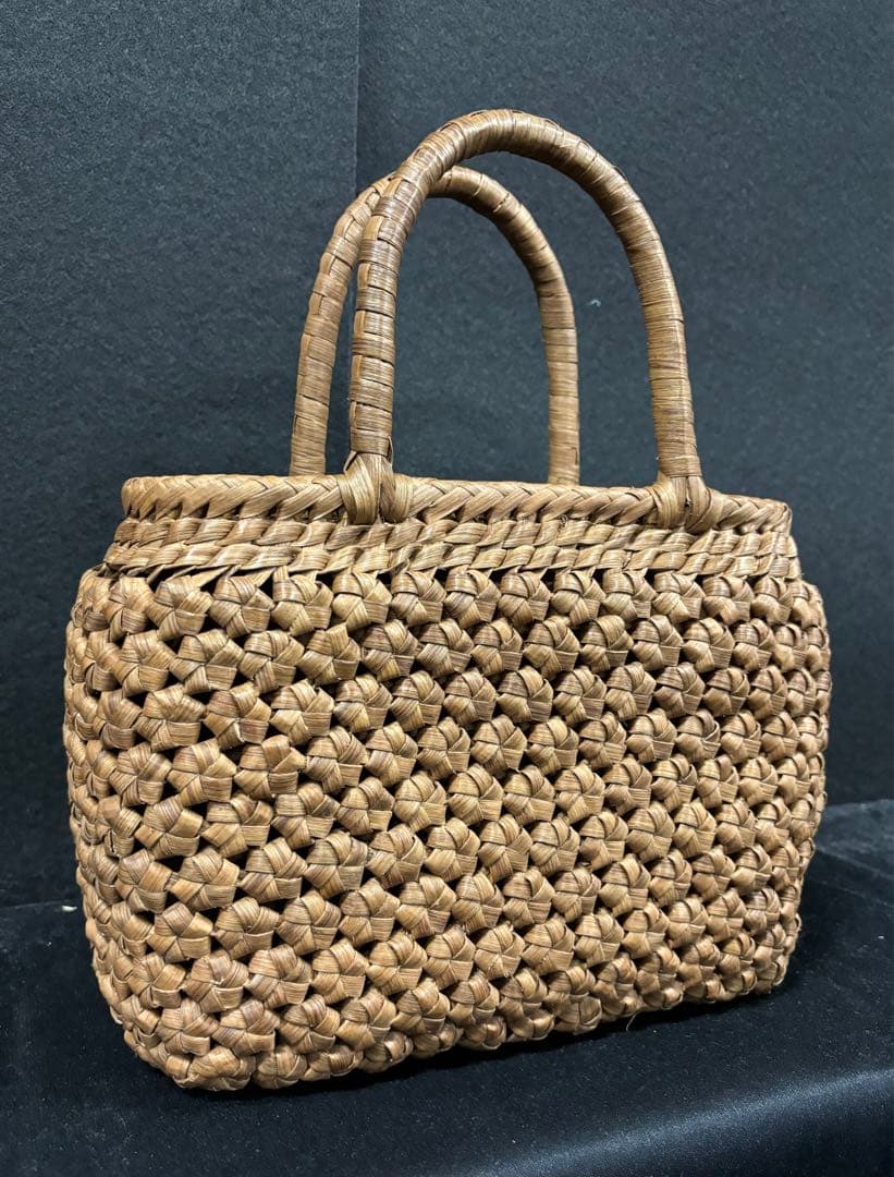 岐阜白川郷産蔓　職人手編み 六角花編み 山葡萄カゴ バッグ　サイズM
