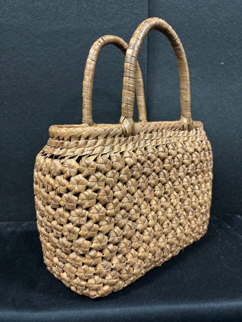 岐阜白川郷産蔓　職人手編み 六角花編み 山葡萄カゴ バッグ　サイズM