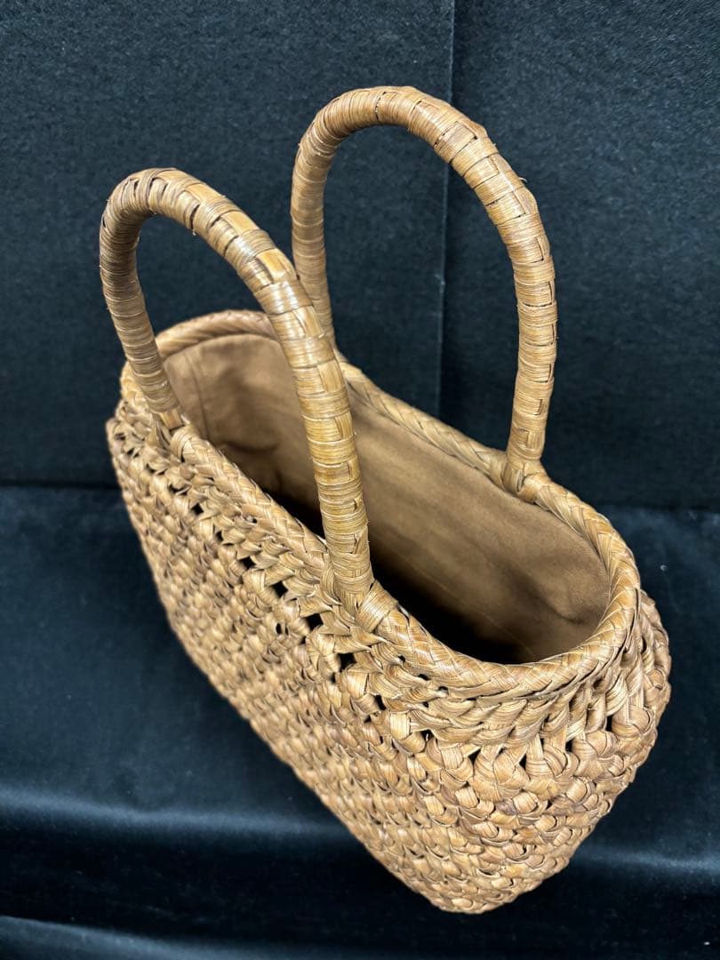 岐阜白川郷産蔓　職人手編み 六角花編み 山葡萄カゴ バッグ　サイズM