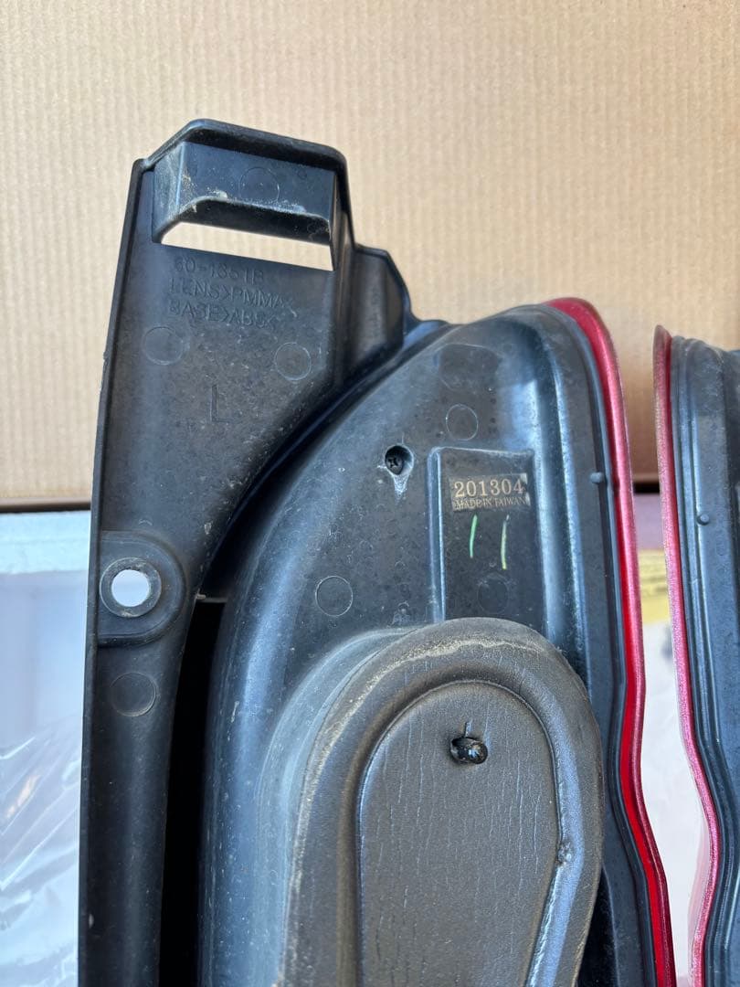 ハイエース　Valenti テールランプ　ブレーキランプ　両側