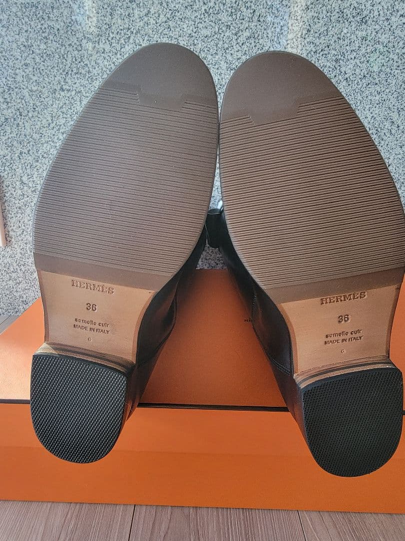 のん　HERMES ブーツ 『ジャンピング』