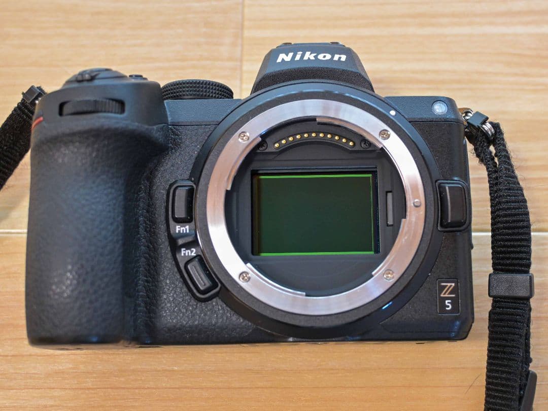 Nikon Z5 本体 ＆ NIKKOR 24-200レンズ