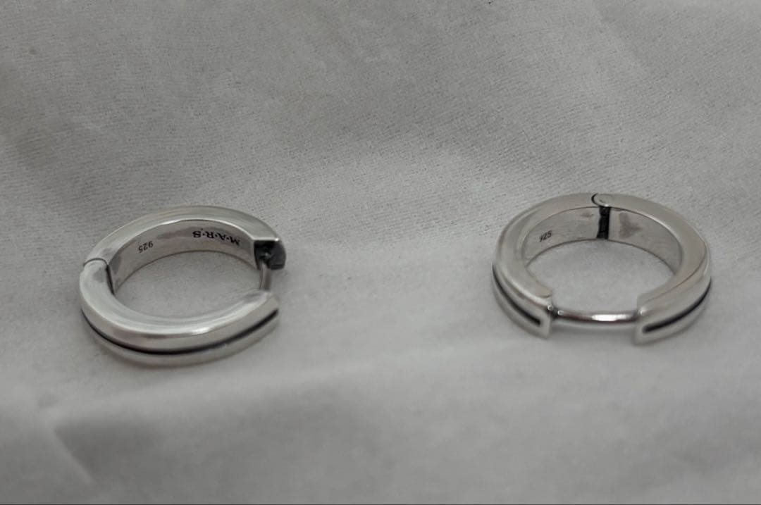 MARS マーズ　シルバー　ピアス　キャリー