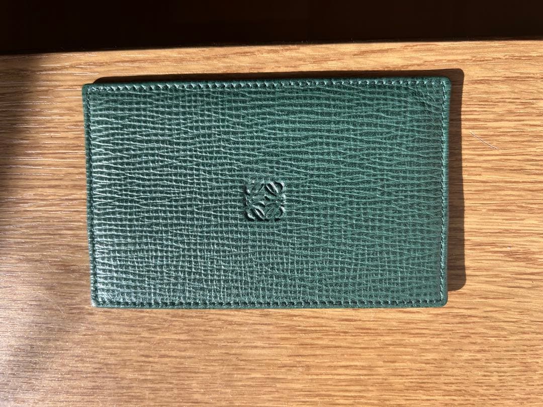 ロエベ　LOEWE　アナグラムロゴ レザーカードケース　グリーン　緑　名刺入れ