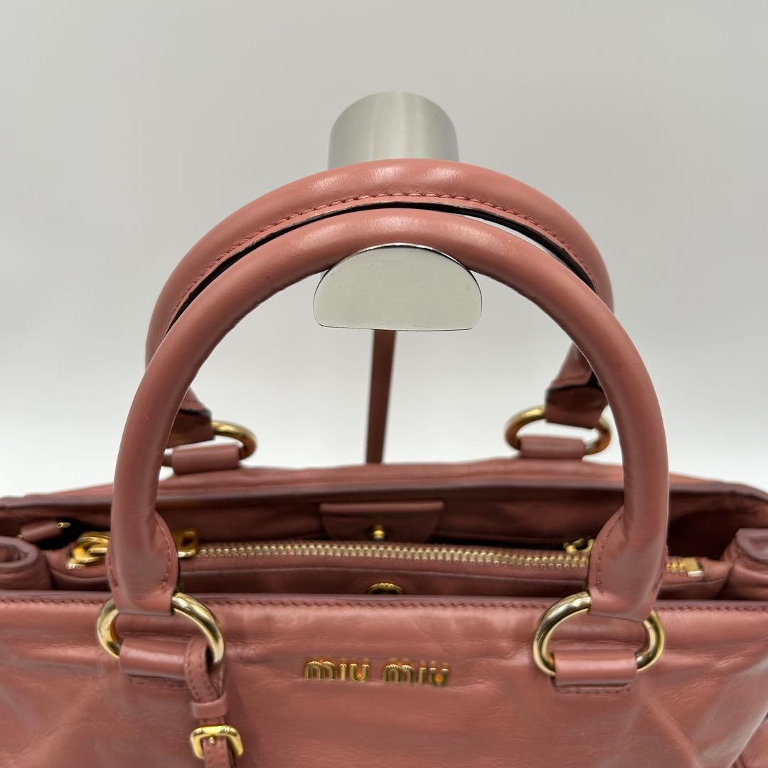 名作 MIU MIU 2way ショルダーバッグ レザー ピンク ゴールド金具