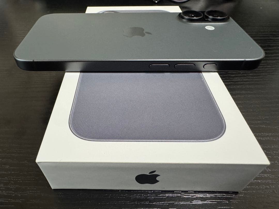 Apple iPhone17 ブラック　本体