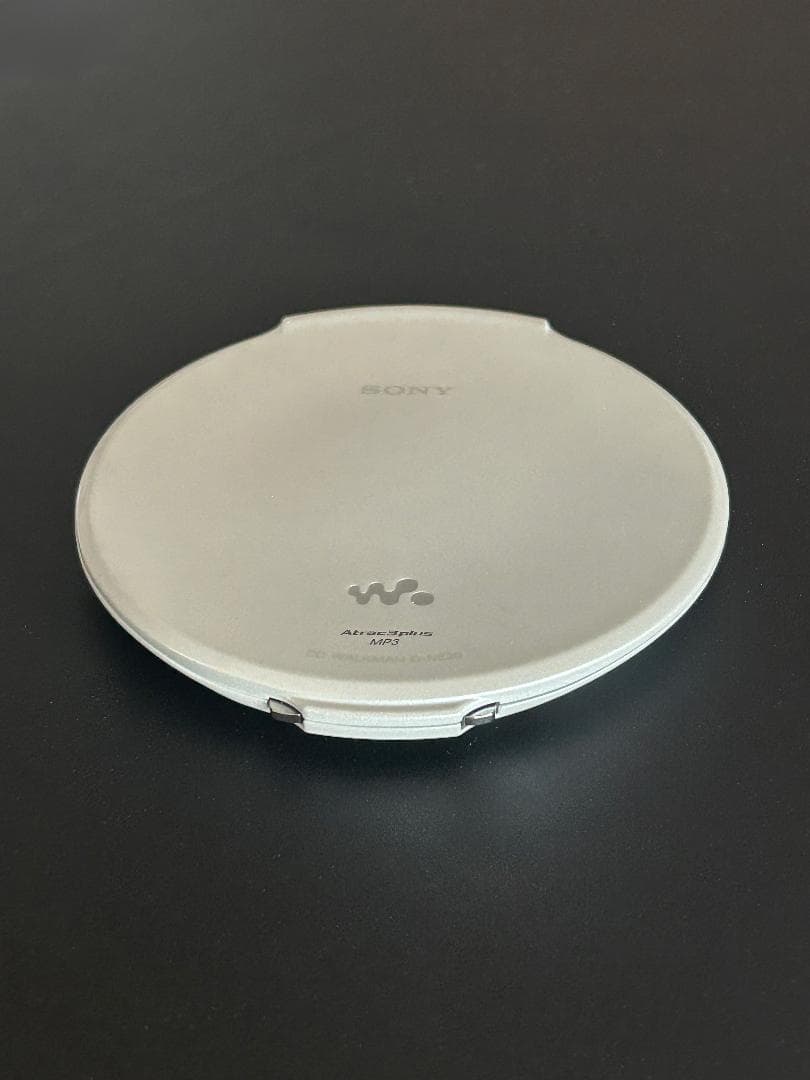 SONY D-NE20 ポータブルCDプレーヤー（ジャンク）
