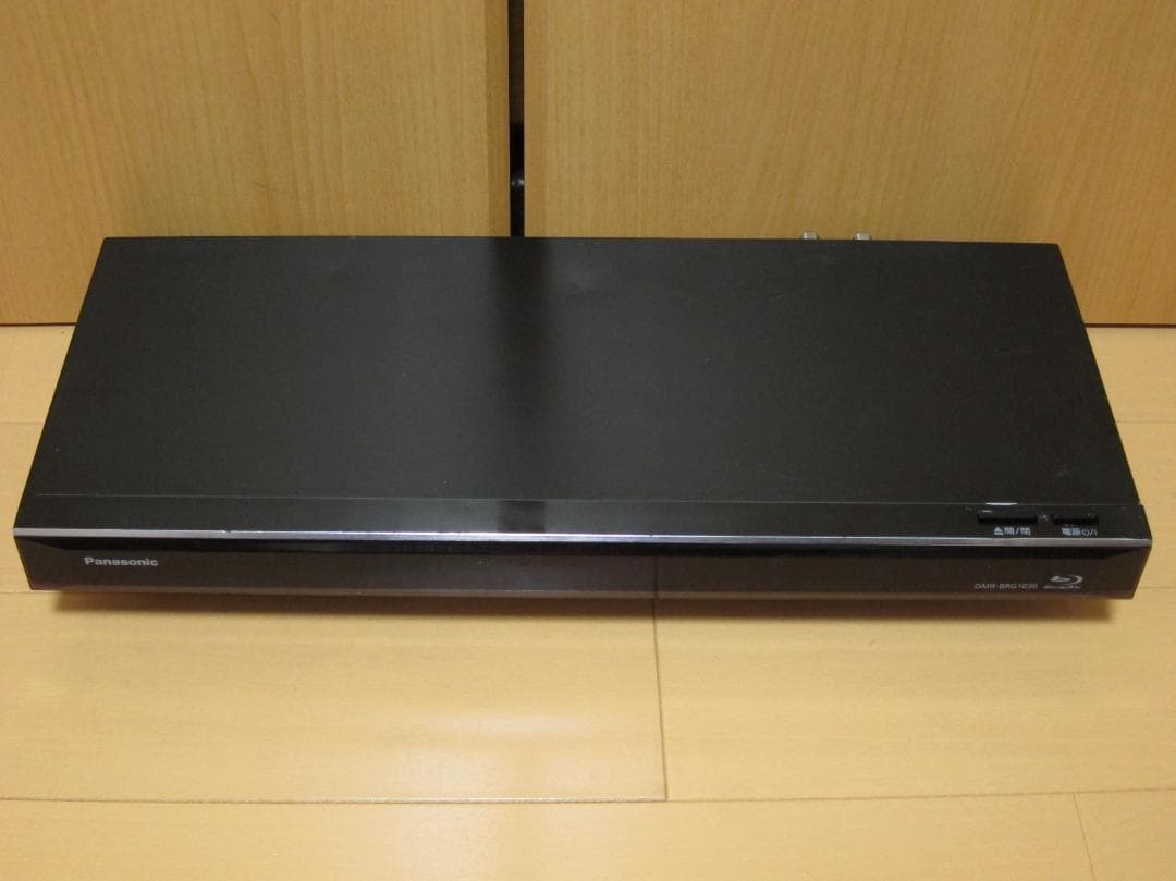 k*a様 キズは多いですが・・・完動品。Panasonic DMR-BRG103