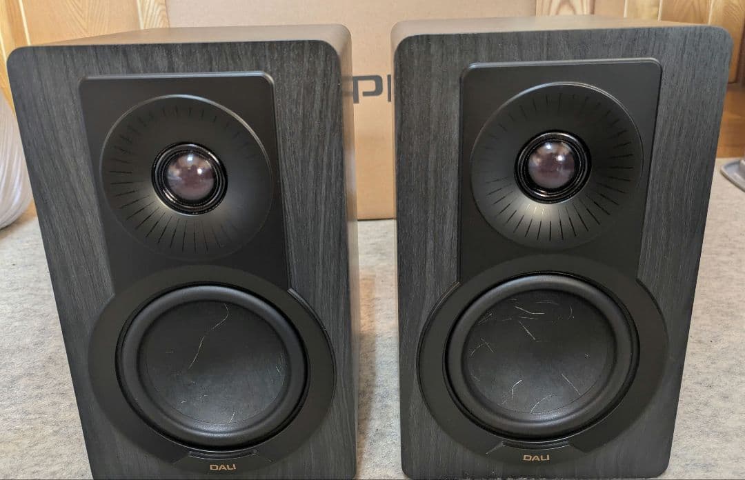 DALI KUPID スピーカーケーブルつき