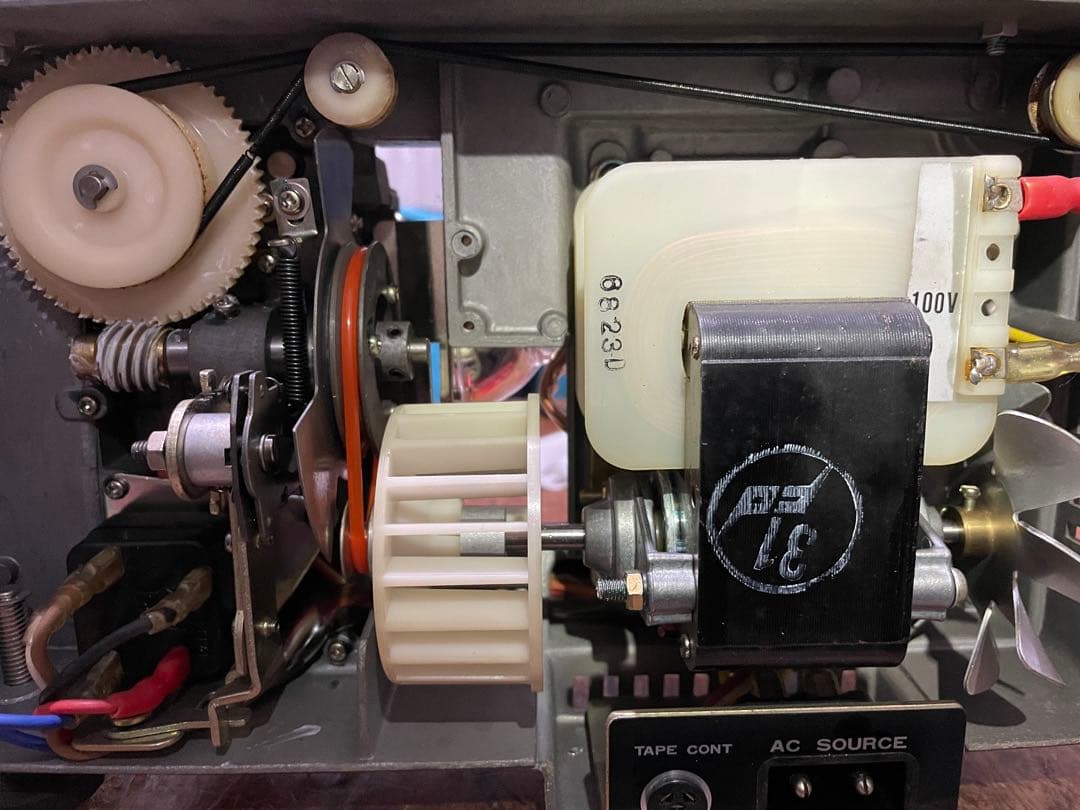 【8ミリ映写機】 フジカスコープ M25 DELUXE