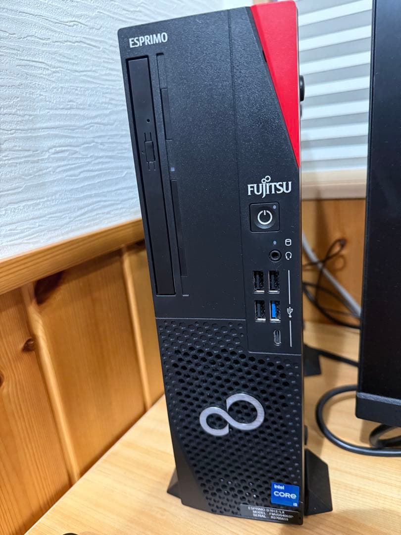 富士通　 ESPRIMO D7012/NX21 FMVD54068P 1TB