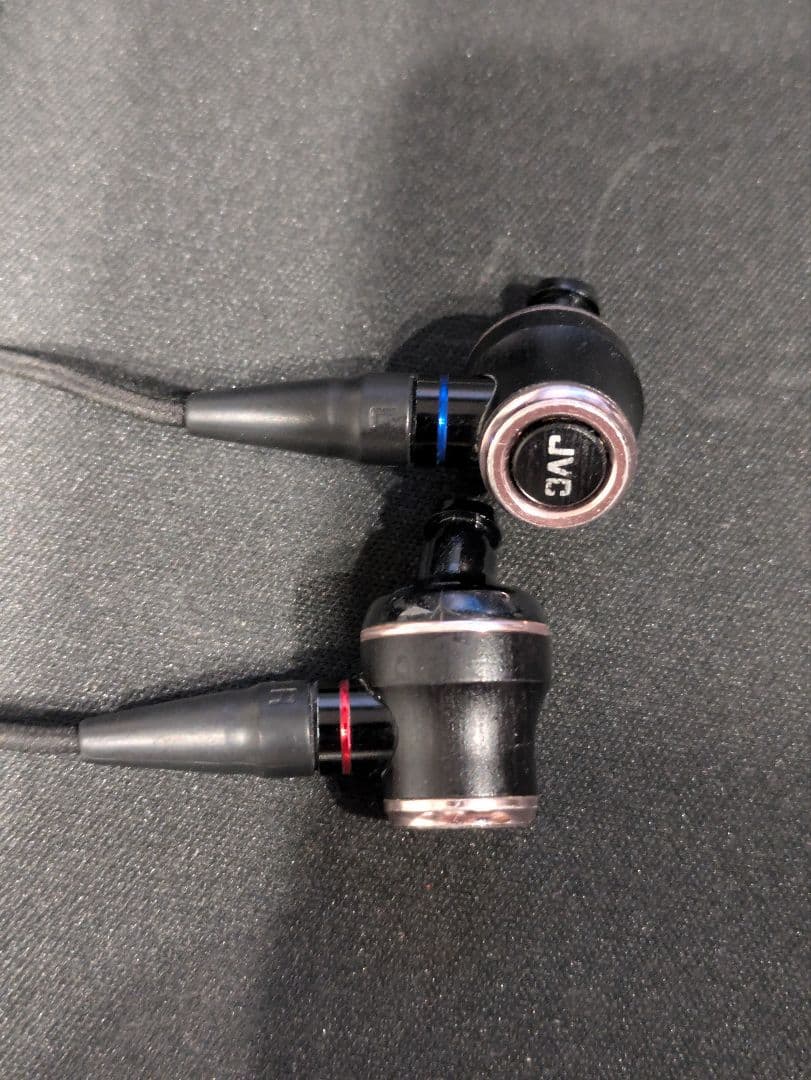 イヤホン JVC HA-FW01