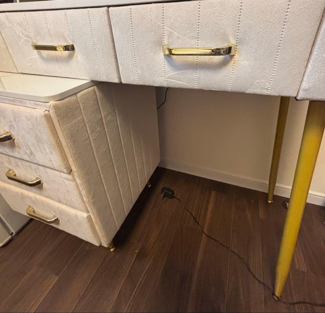 ホワイト ドレッサー　椅子付き　おしゃれ　かわいい　北欧風　大理石