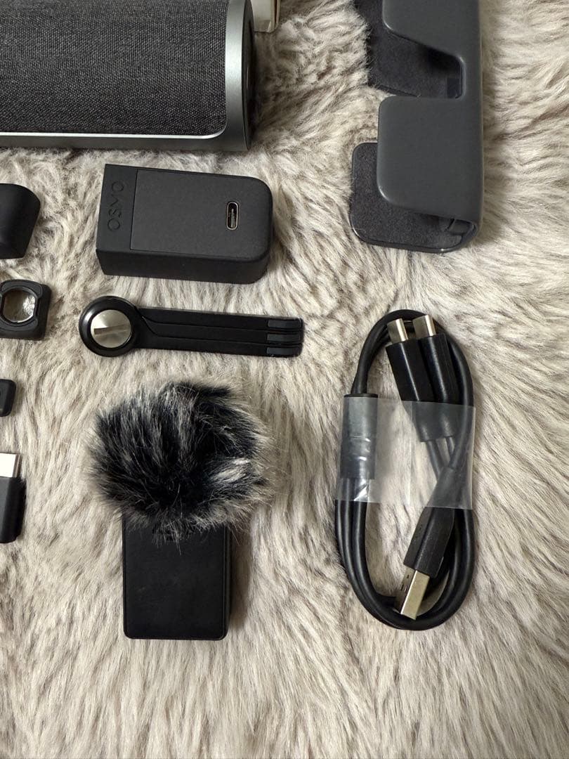 「ほぼ未使用」DJI POCKET 2 CREATOR コンボ 充電ケース付き