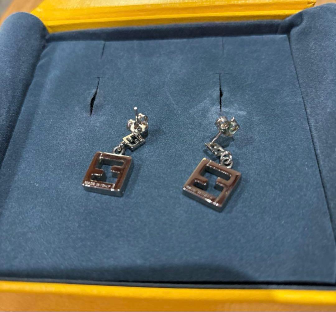 FENDI ピアス 両耳