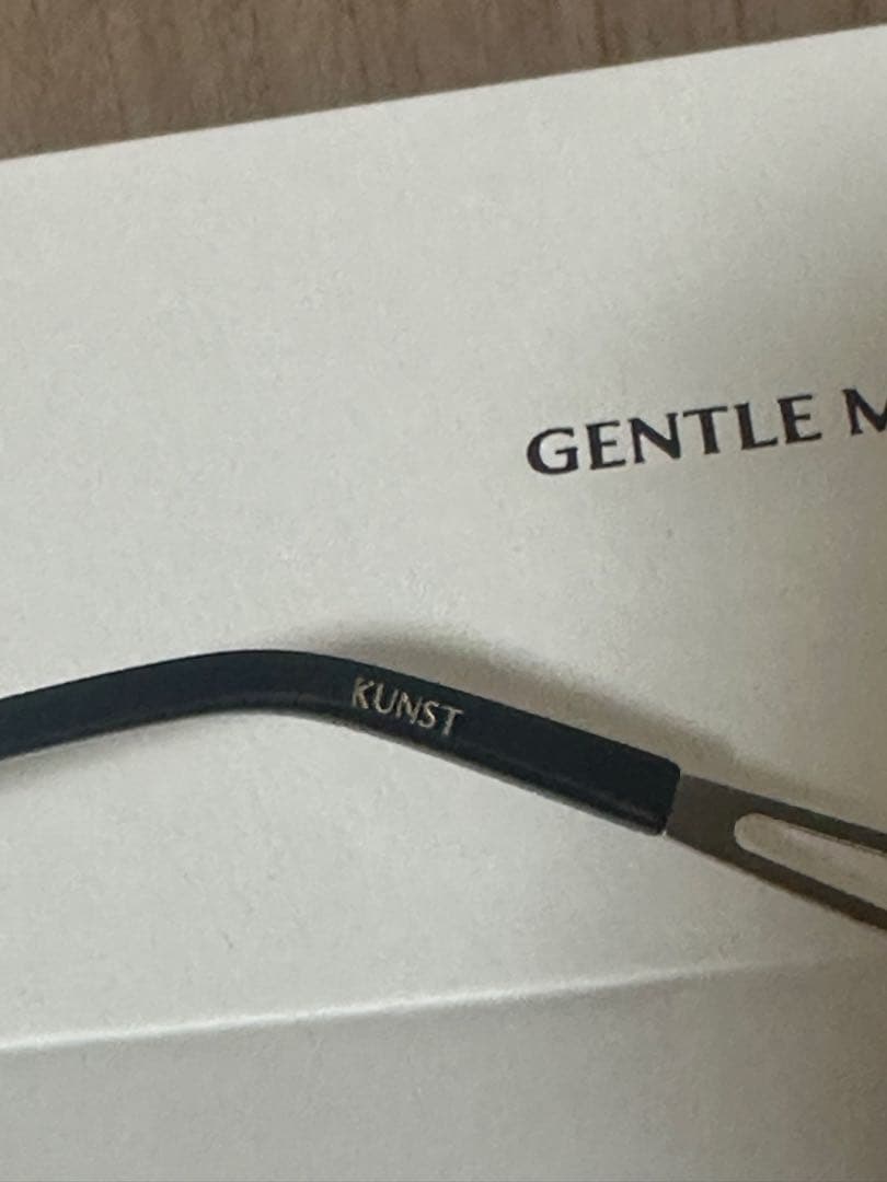 ジェントルモンスター　GENTLE MONSTER Kunst 黒