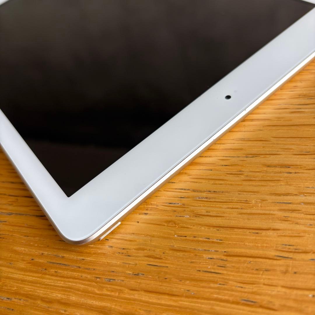iPad 第5世代 Wi-Fiモデル 32GB 白