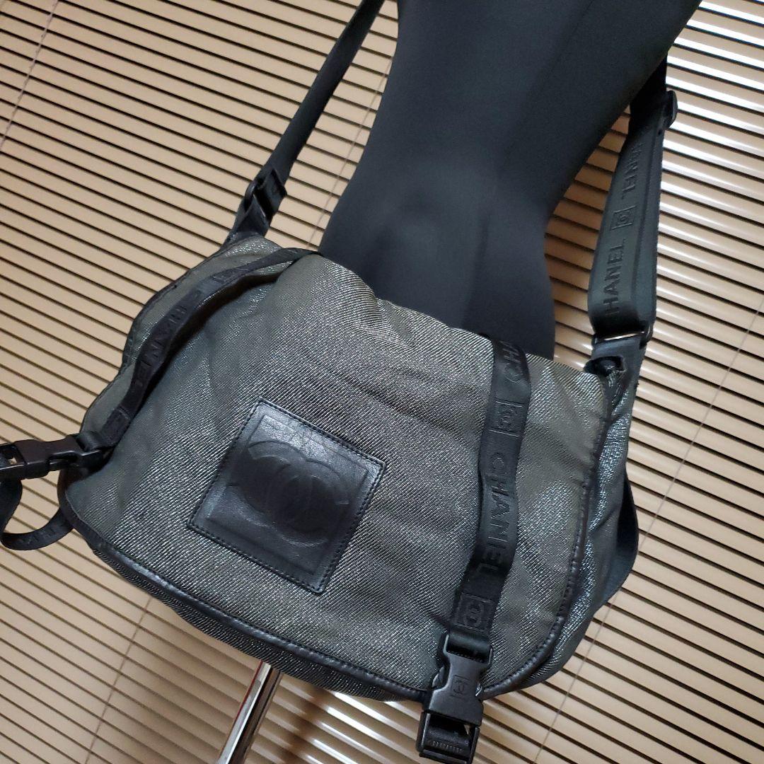 正規品　CHANEL　スポーツライン　メッセンジャーバック　シリアル有り