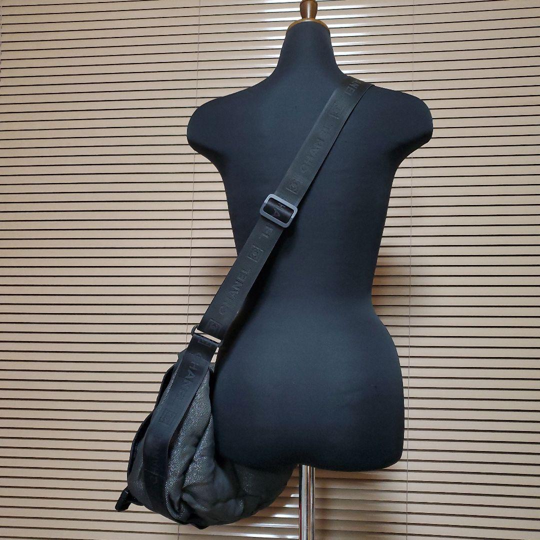 正規品　CHANEL　スポーツライン　メッセンジャーバック　シリアル有り