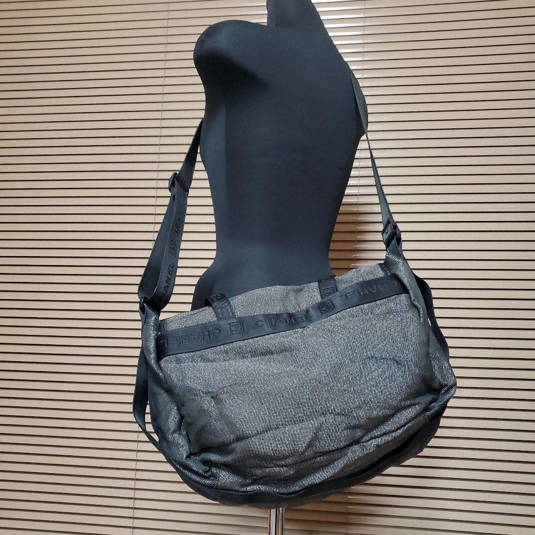 正規品　CHANEL　スポーツライン　メッセンジャーバック　シリアル有り