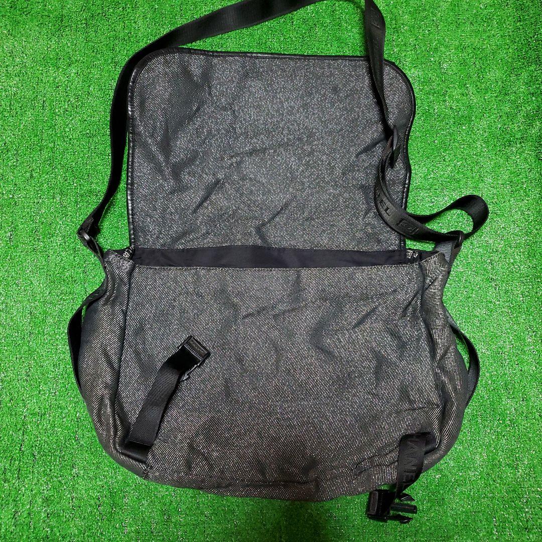 正規品　CHANEL　スポーツライン　メッセンジャーバック　シリアル有り