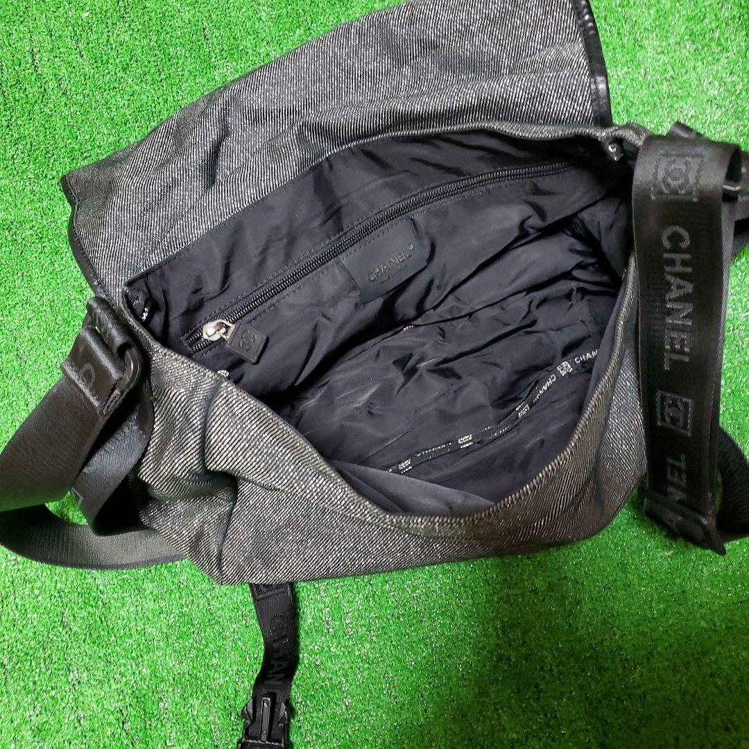 正規品　CHANEL　スポーツライン　メッセンジャーバック　シリアル有り