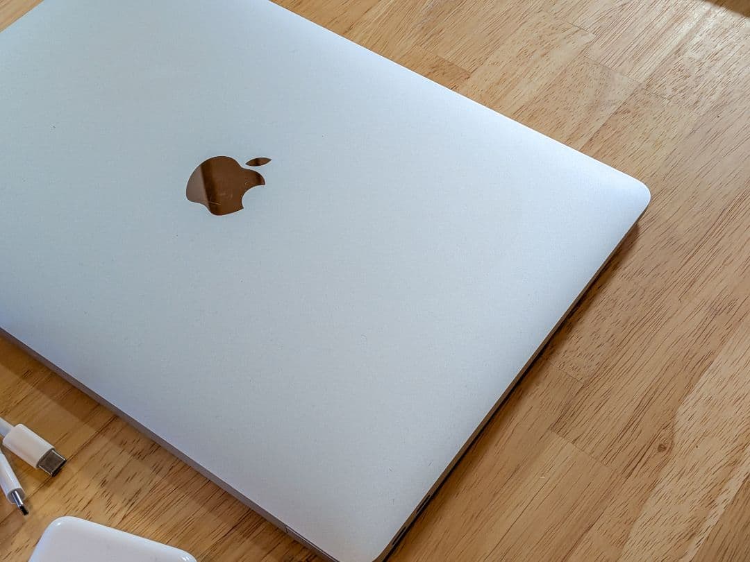 MacBook Air M1（2020）メモリ8GB ストレージ258GB