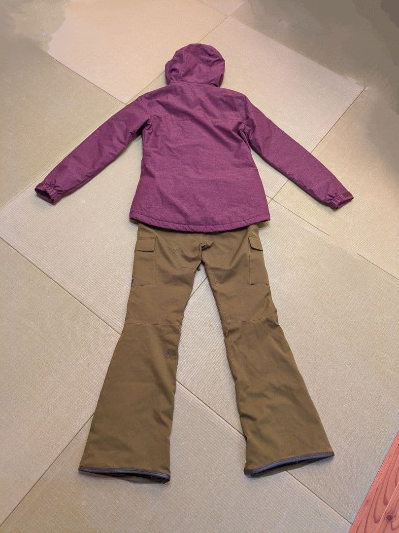 きみこ　ボルコム パープルジャケットとカーキパンツセット