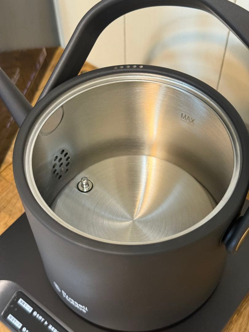新品 Russell Hobbs Tケトル ブラック 電気ケトル
