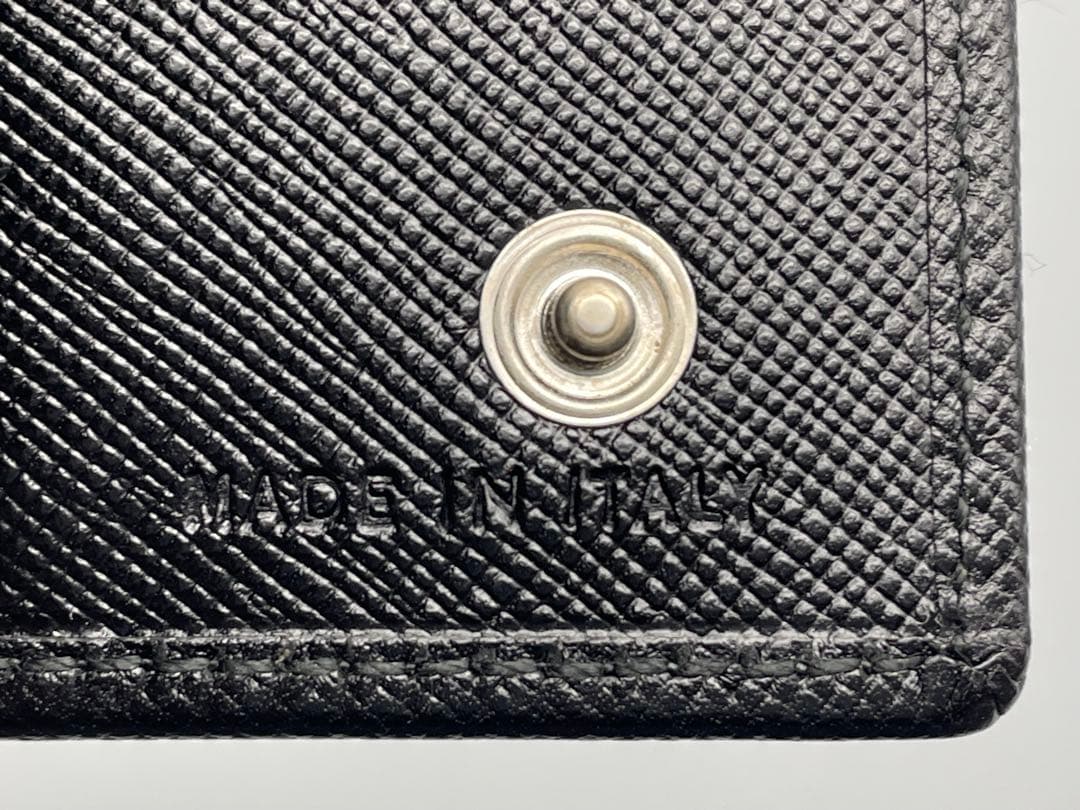 【極美品】　箱付き　プラダ　6連キーケース　男女兼用　ブラック