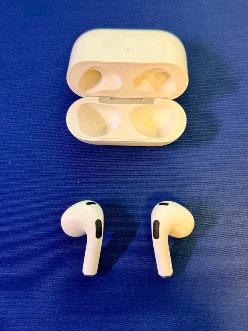 AirPods 3 本体 ホワイト 充電ケース付き