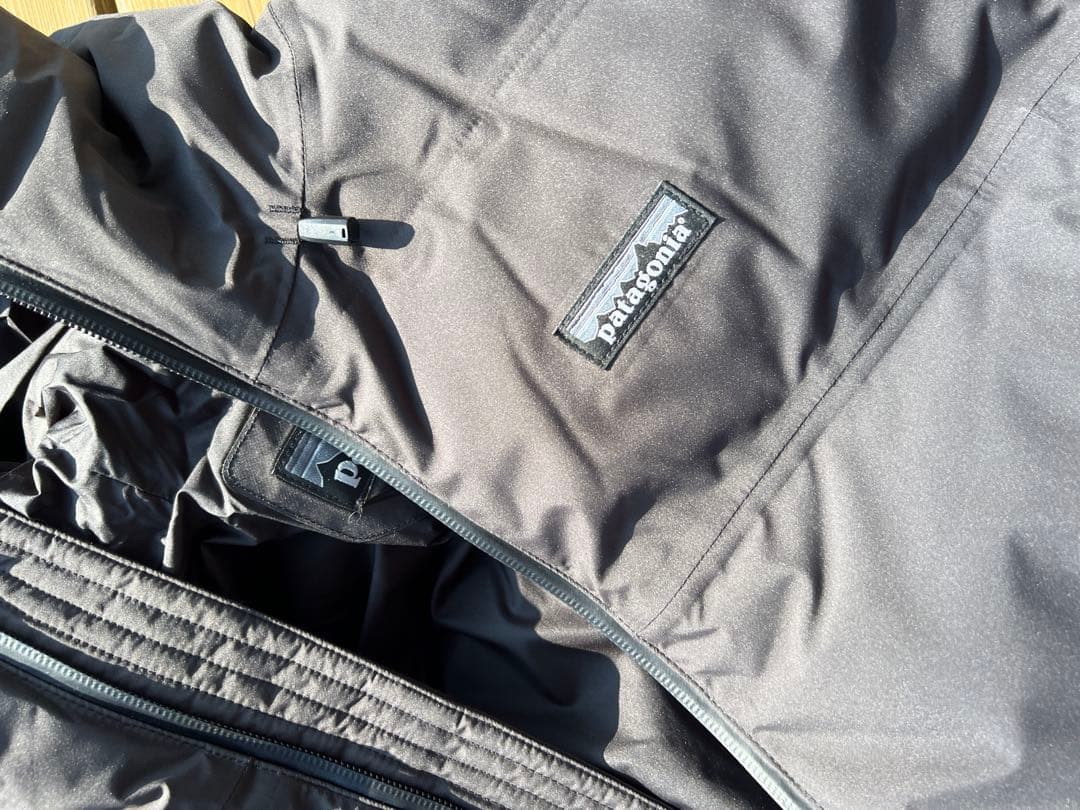 [新品]パタゴニア　メンズジャクソングレイシャージャケット　ブラック　Mサイズ