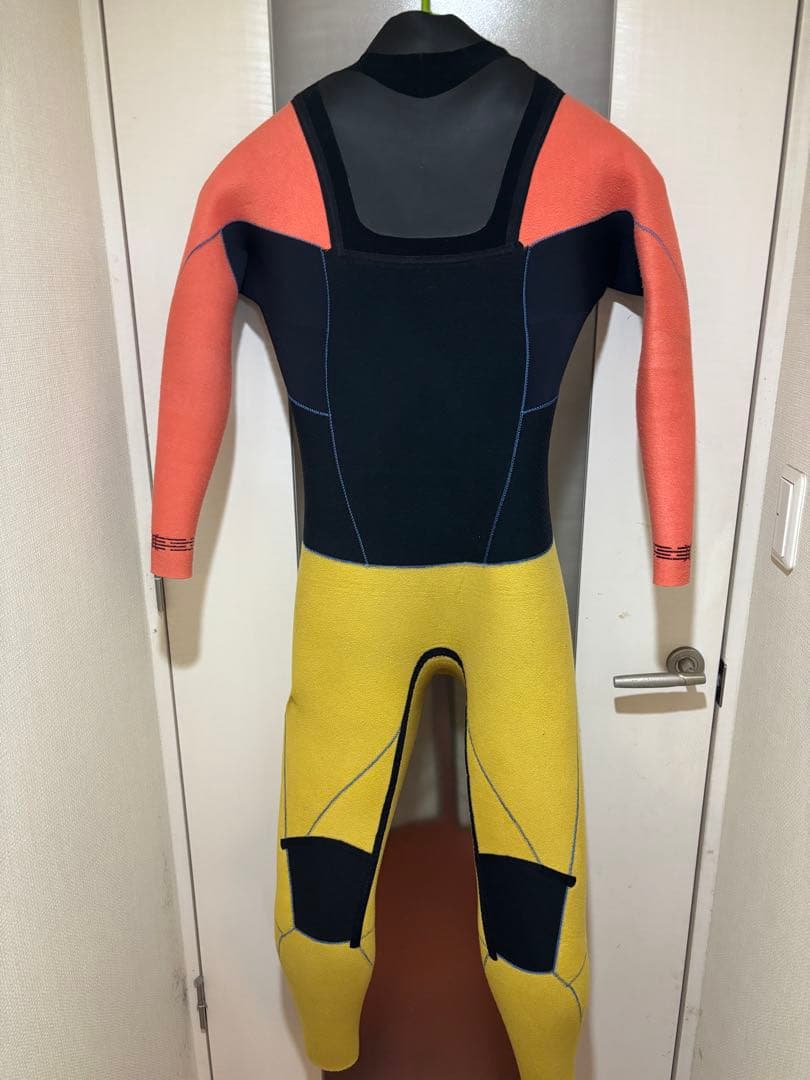 使用少なめ！　Hurley　セミドライ　チェストジップ　XLサイズ相当　日本製