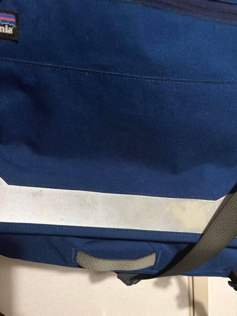 patagonia メッセンジャーバッグ 青