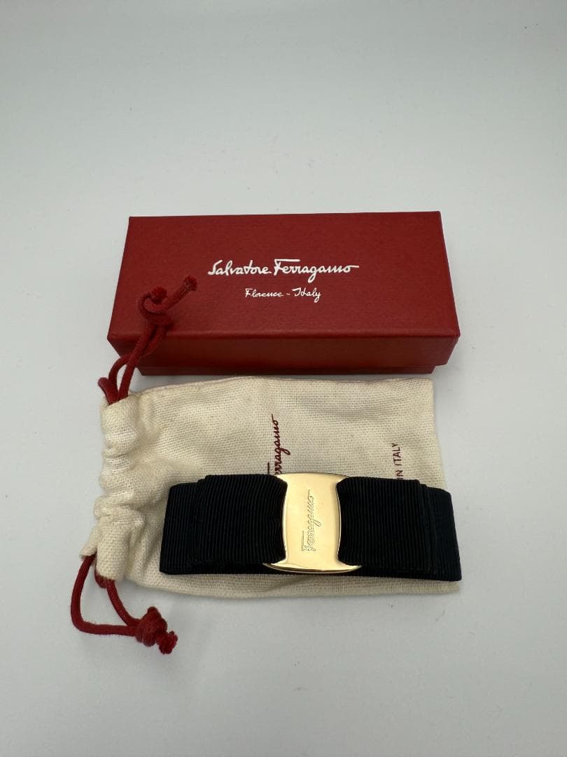 Salvatore Ferragamo ヴァラリボン バレッタ ネイビーゴールド