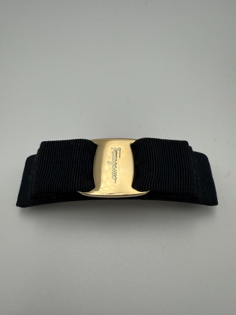 Salvatore Ferragamo ヴァラリボン バレッタ ネイビーゴールド