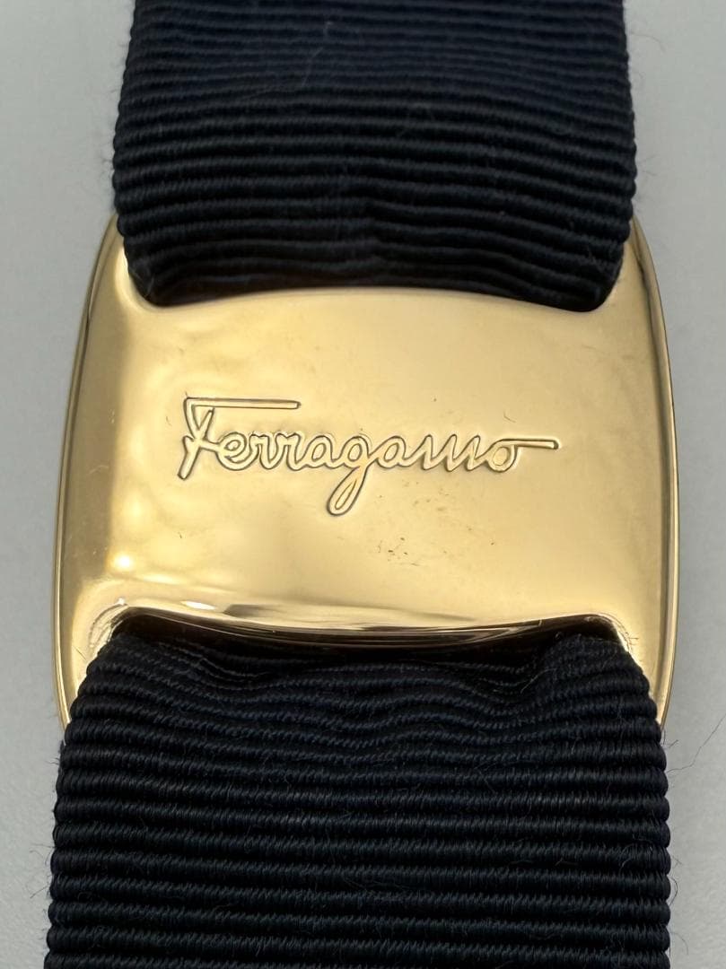 Salvatore Ferragamo ヴァラリボン バレッタ ネイビーゴールド