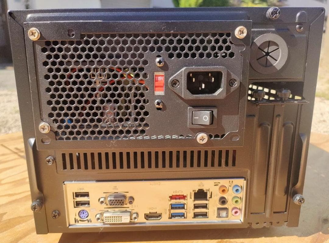 【ジャンク】ASRock B85M-ITX　デスクトップPC （DVD故障!）