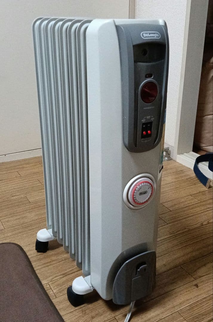 オイルヒーター グレー 温度調節ダイヤル付き