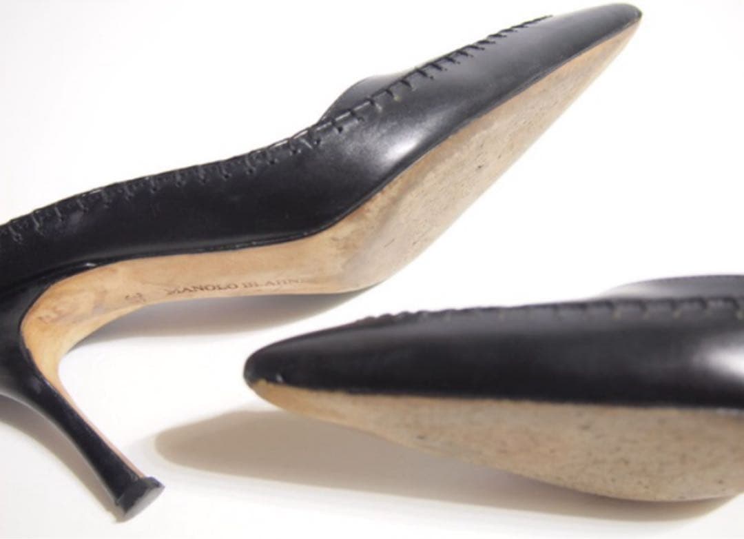 美品【MANOLO BLAHNIK】ポインテッドトゥレザーミュール 黒 36