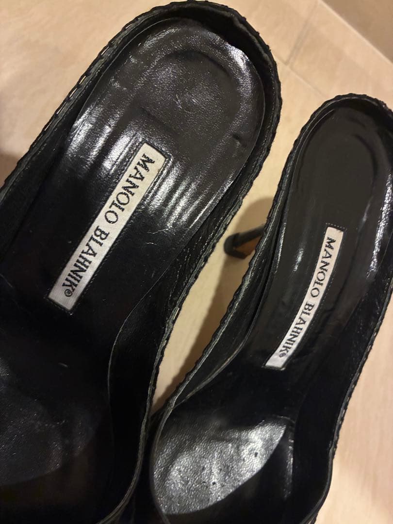 美品【MANOLO BLAHNIK】ポインテッドトゥレザーミュール 黒 36