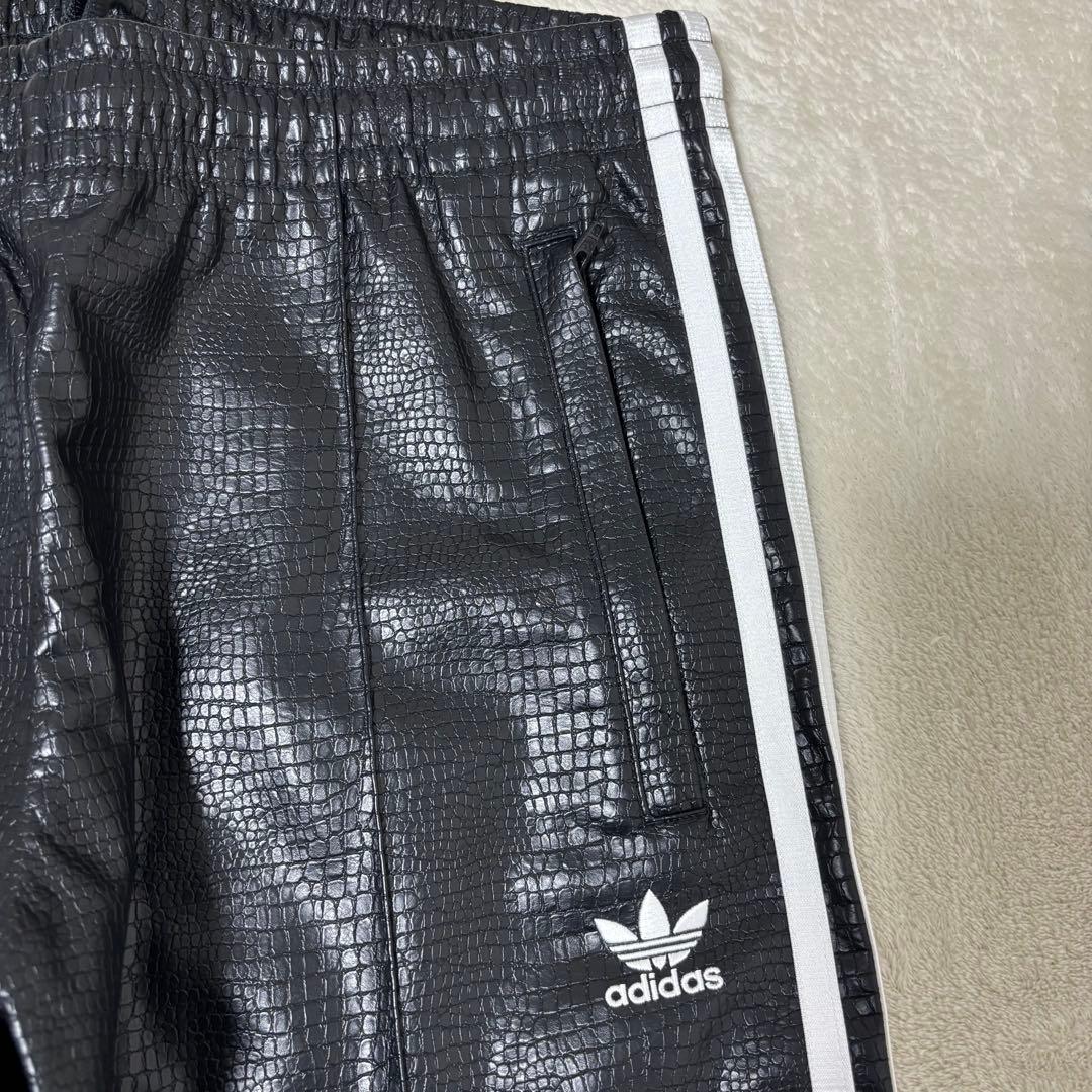 アディダスオリジナルス プレミアム フェイクレザー リュクス トラックXLサイズ