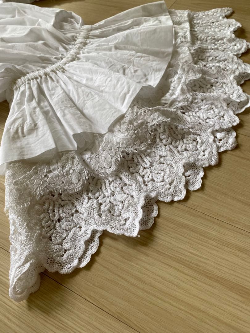 ね*こ様 限定値下げ‼️ドルチェ＆ガッバーナ DOLCE&GABBANA白色シア