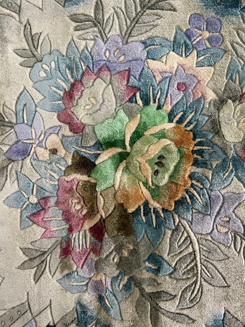 花柄刺繍ラグ 大きめ　中国製高級