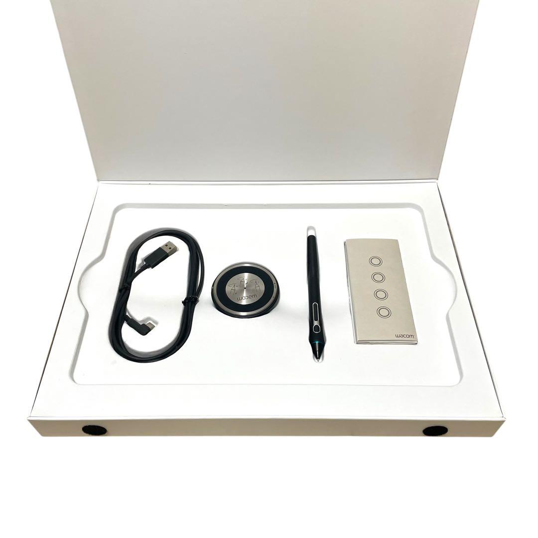 ✨保護フィルム貼済✨ Wacom Intuos Pro ペンタブレット
