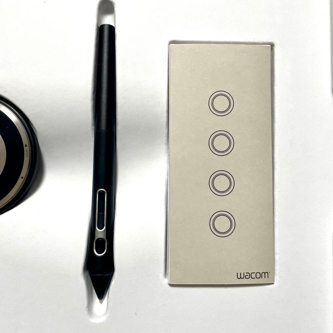 ✨保護フィルム貼済✨ Wacom Intuos Pro ペンタブレット