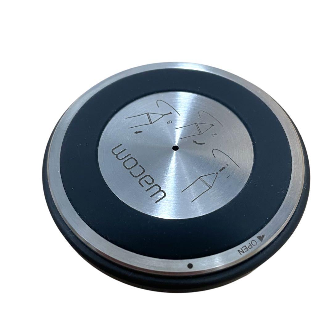 ✨保護フィルム貼済✨ Wacom Intuos Pro ペンタブレット